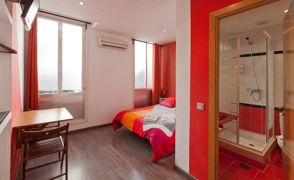 Hostal Abril Madrid Luaran gambar