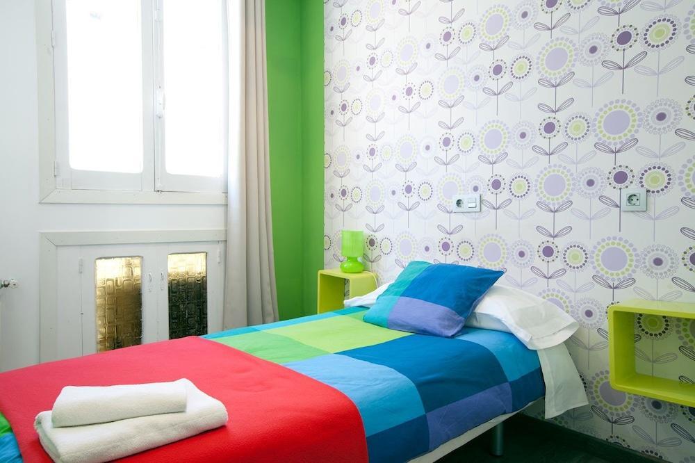 Hostal Abril Madrid Luaran gambar