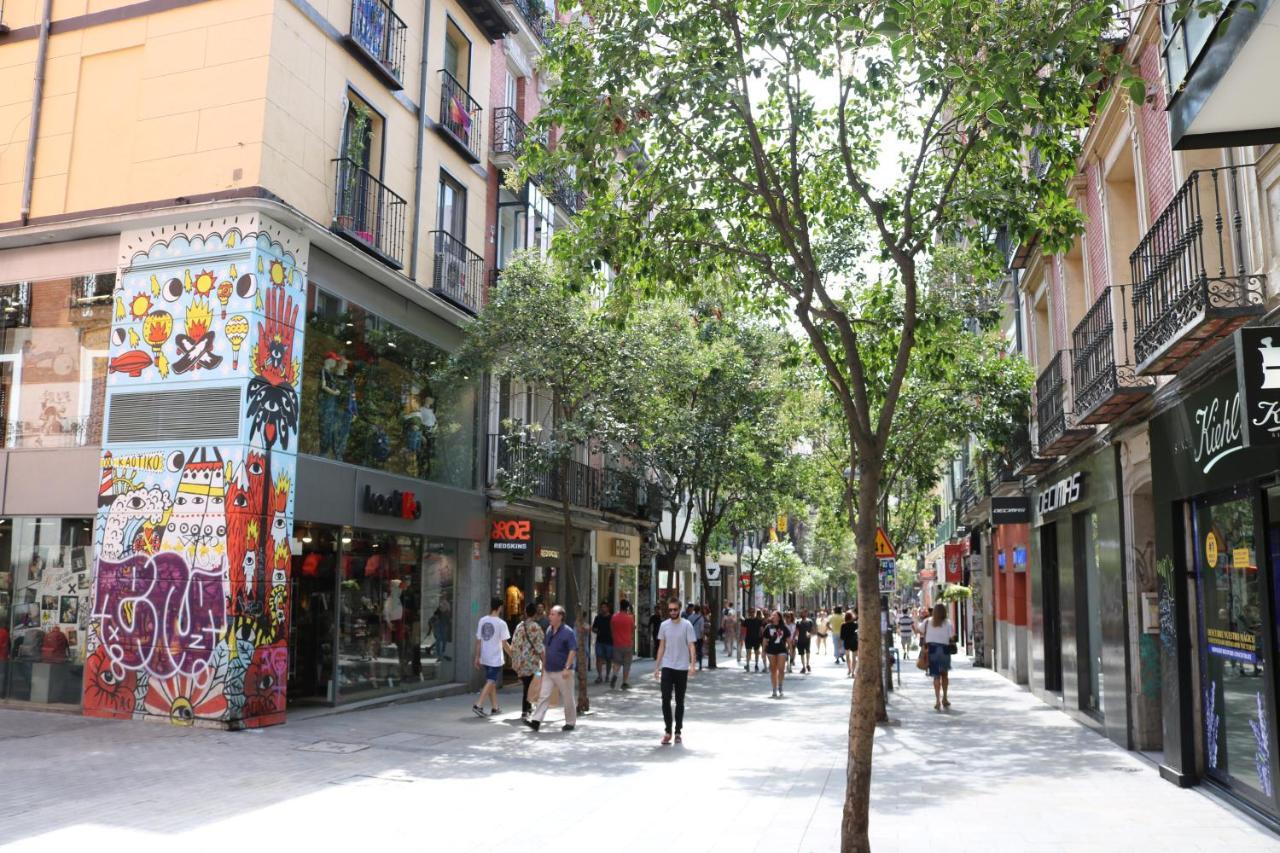 Hostal Abril Madrid Luaran gambar