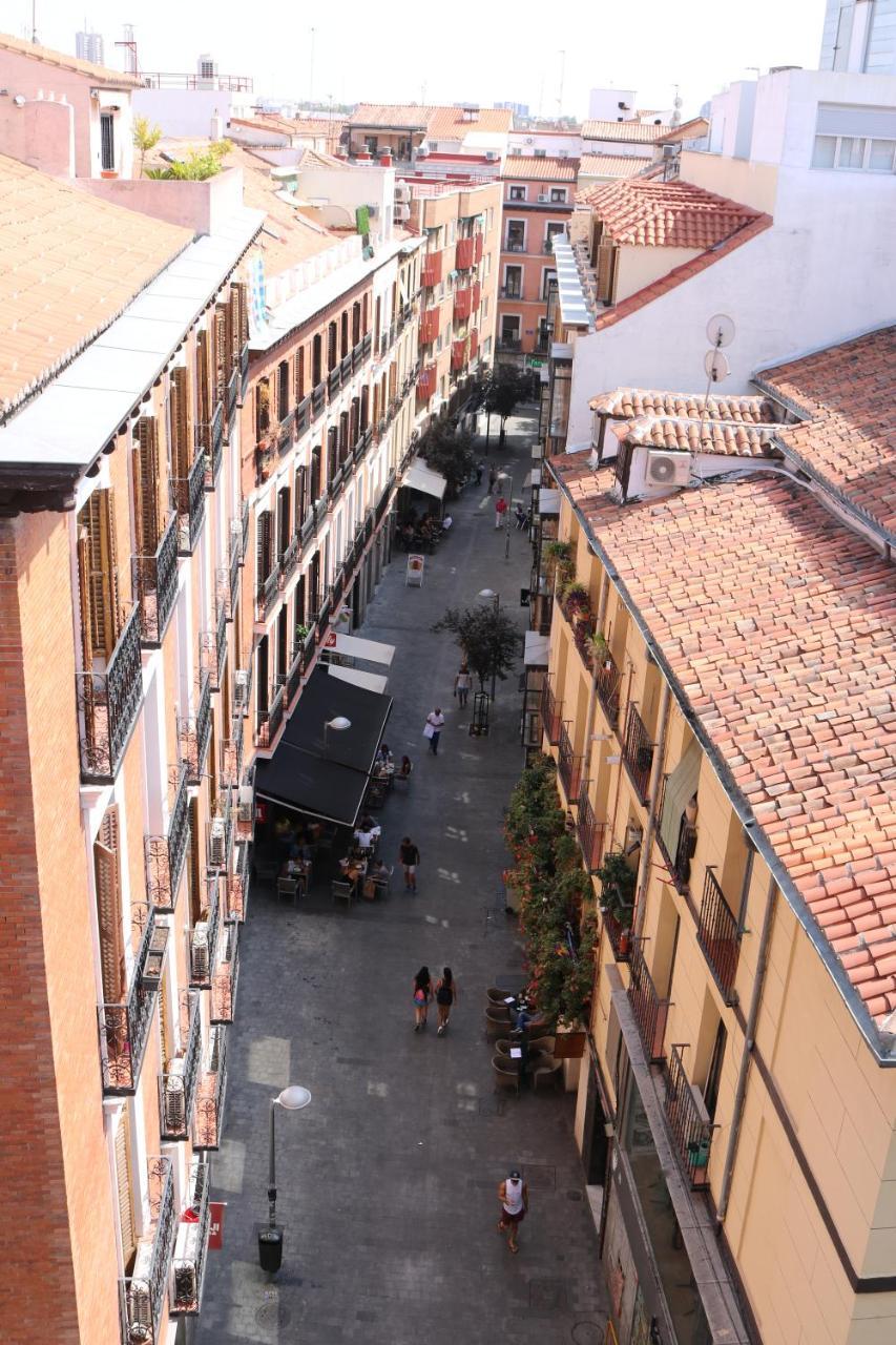 Hostal Abril Madrid Luaran gambar
